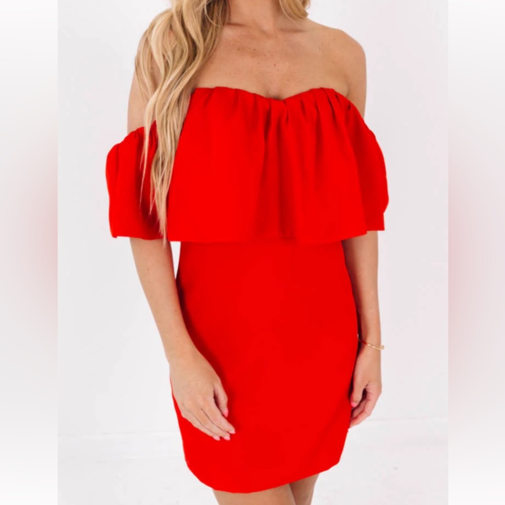 Semi formal mini dress size small color red, strapless